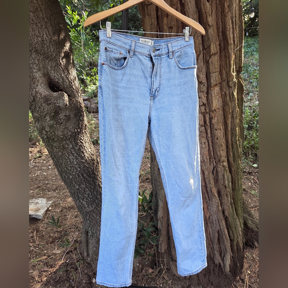 Abercrombie & Fitch 90s Slim‎ Straight Ultra Highrise Jeans Size 6 - Picture 2 of 7